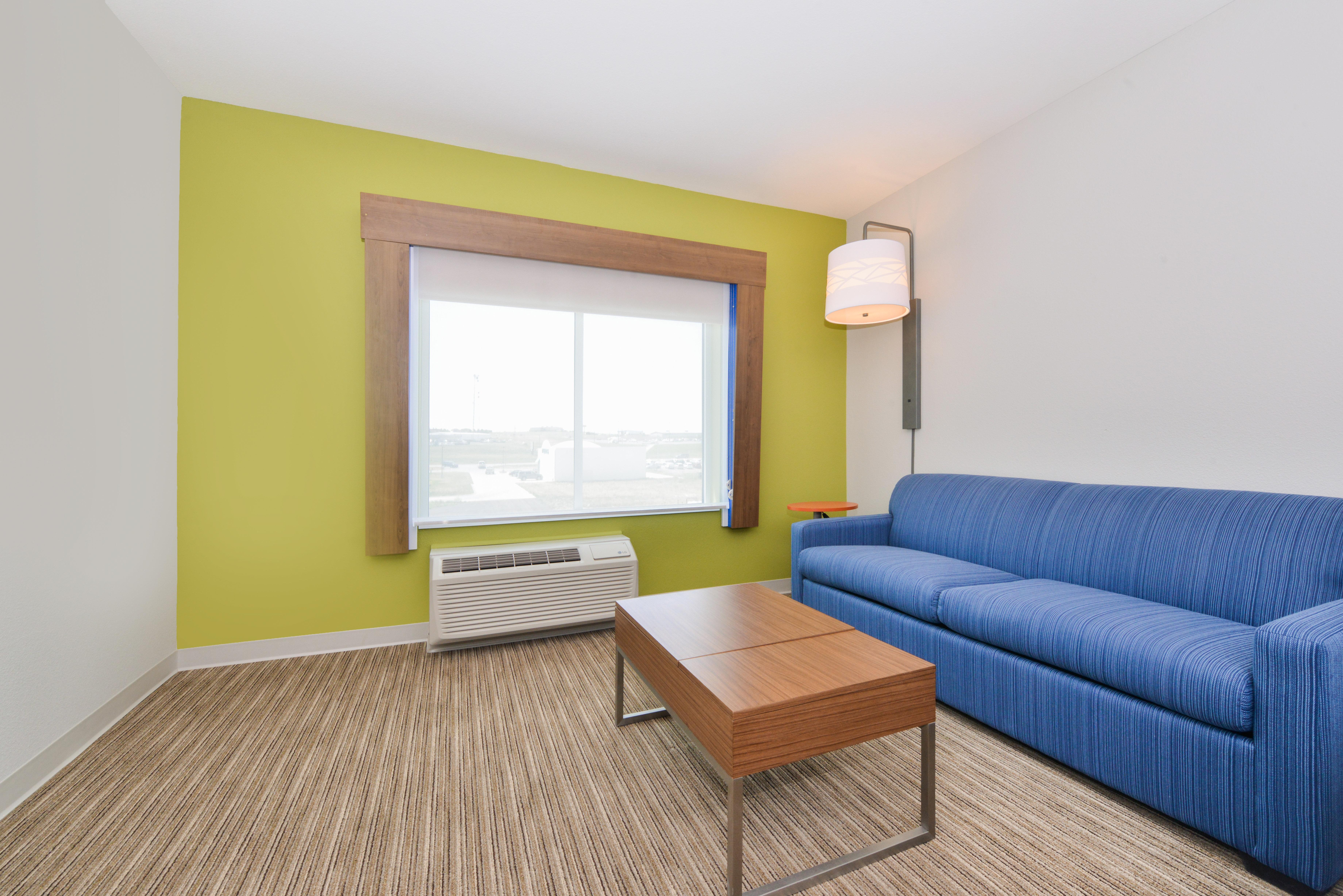 Holiday Inn Express & Suites - Chadron By Ihg Екстериор снимка