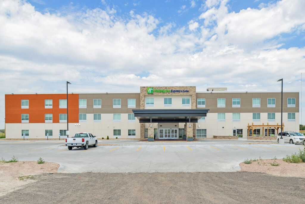 Holiday Inn Express & Suites - Chadron By Ihg Екстериор снимка